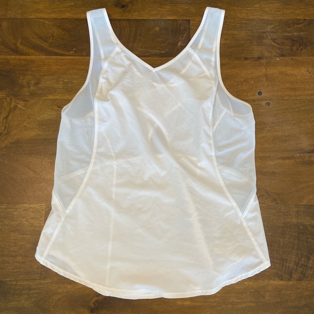 Lululemon size 4 tank